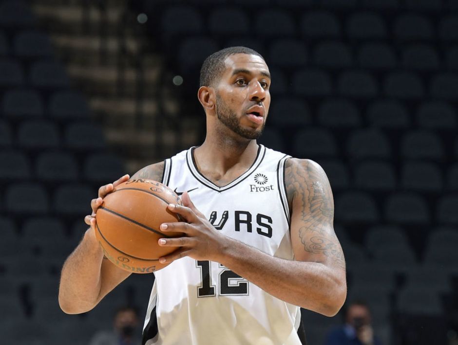 他那标志性 他那标志性