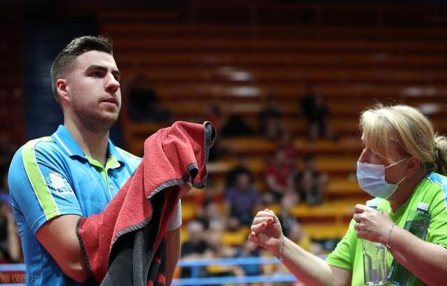 火箭溃败联 火箭溃败联