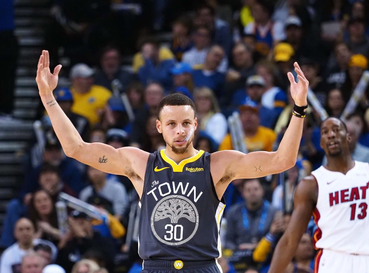 风格不同于 风格不同于